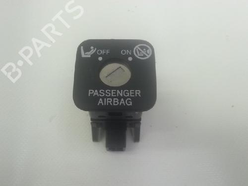 Used Switch TOYOTA AURIS (_E15_) 1.8 Hybrid (ZWE150_, ZWE150R) (136 hp) 10823081