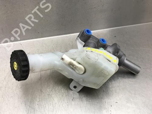 Used Brake master cylinder MITSUBISHI OUTLANDER III (GG_W, GF_W, ZJ, ZL, ZK) 2.4 Hybrid 4WD (GG3W) (208 hp) 14935895