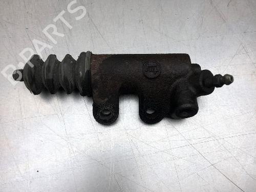 Used Clutch slave cylinder TOYOTA COROLLA Verso (_E12_) 1.6 VVT-i (ZZE121_, ZZE121R) (110 hp) 16725014