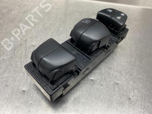 Used Switch NISSAN QASHQAI II SUV (J11, J11_) 1.2 DIG-T (115 hp) 10841279