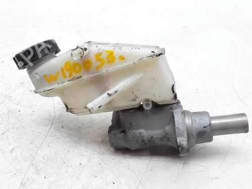 Used Brake master cylinder TOYOTA YARIS (_P9_) 1.3 VVT-i (SCP90_, SCP90R) (87 hp) 10853105