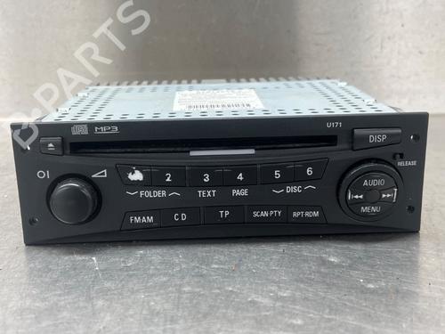 Used Radio MITSUBISHI GRANDIS (NA_W) 2.4 MIVEC (NA4W) (165 hp) 16647766