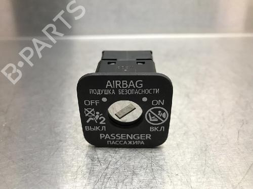 Used Switch TOYOTA COROLLA Hatchback (_E21_, _EA1_, _EH1_) 1.8 Hybrid (ZWE211, ZWE219) (122 hp) 10851014