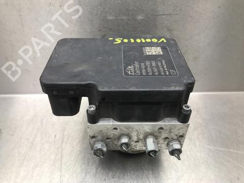 Used ABS pump TOYOTA YARIS (_P13_) 1.4 D (NLP130_, NLP130) (90 hp) 13520436