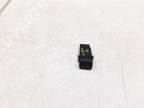 Used Warning switch HYUNDAI SANTA FÉ I (SM) 2.0 CRDi 4x4 (125 hp) 13172063