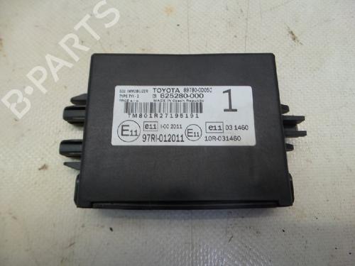 Module électronique TOYOTA YARIS (_P13_) 1.5 Hybrid (NHP130_, NHP130) (101 hp) 10824398
