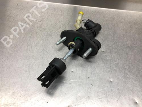 Used Clutch slave cylinder TOYOTA VERSO (_R2_) 1.8 (ZGR21_, ZGR21R) (147 hp) 13183242