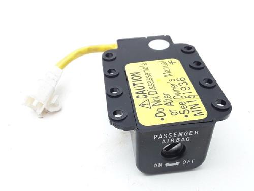 Used Switch Switch MITSUBISHI GRANDIS (NA_W) 2.4 MIVEC (NA4W) (165 hp) 10834886 10834886