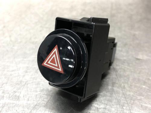 Used Warning switch TOYOTA AURIS Estate (_E18_) 1.2 (NRE185_, NRE185R, NRE185H) (116 hp) 13186045