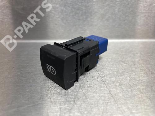 switch-toyota-corolla-hatchback-_e21_-_ea1_-_eh1_-18-hybrid-zwe211-2018-10851035 main image