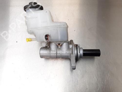 Used Brake master cylinder TOYOTA RAV 4 III (_A3_) 2.2 D 4WD (ALA30_, ALA30R) (177 hp) 10846801