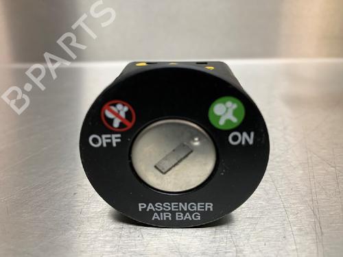 Used Switch HYUNDAI ACCENT III (MC) 1.4 GL (97 hp) 10843220