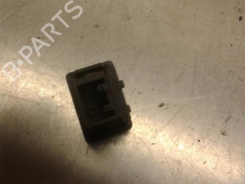 Used Switch TOYOTA YARIS (_P13_) 1.5 Hybrid (NHP130_, NHP130) (101 hp) 10828474