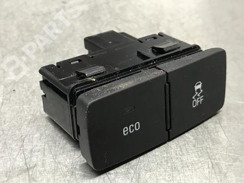 switch-chevrolet-aveo-hatchback-t300-13-d-2033a9291-2011-10858302 main image