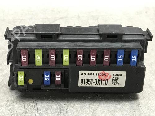 Used Fuse box KIA CARENS IV 1.6 GDi (135 hp) 10854174