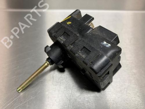Used Headlight adjuster motor TOYOTA CAMRY Saloon (_V3_) 2.4 (ACV30, ACV36) (152 hp) 13175515