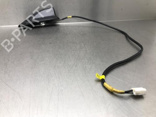 Used Antenna/Base Antenna/Base TOYOTA AURIS Estate (_E18_) 1.8 Hybrid (ZWE186_, ZWE186R, ZWE186H) (136 hp) 35813461 35813461