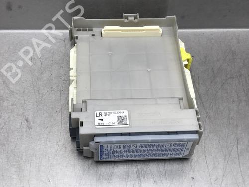 Used Fuse box LEXUS IS III (_E3_) 300h (AVE30_, AVE30R) (223 hp) 13520433