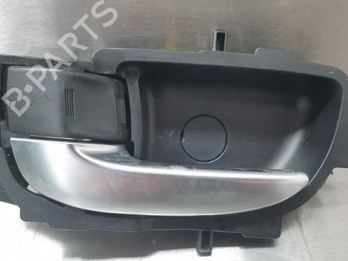 Used Front left exterior door handle TOYOTA YARIS (_P13_) 1.5 Hybrid (NHP130_) (101 hp) 10854218