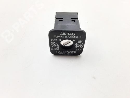 switch-toyota-rav-4-v-_a5_-_h5_-25-hybrid-axah52-2018-10840985 main image