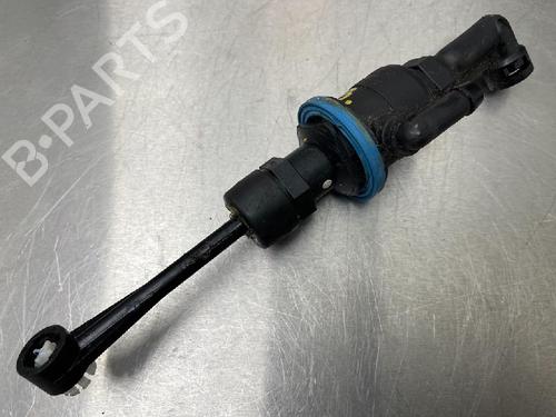 Used Clutch slave cylinder KIA RIO IV (YB, SC, FB) 1.0 T-GDI 100 (101 hp) 13175796
