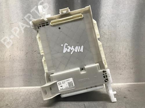 Used Fuse box Fuse box TOYOTA YARIS (_P13_) 1.5 Hybrid (NHP130_, NHP130) (101 hp) 35965233 35965233