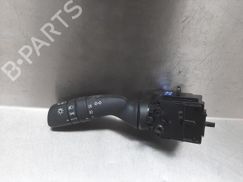 Forlygtekontakt TOYOTA YARIS (_P21_, _PA1_, _PH1_) 1.5 Hybrid (MXPH10, MXPH11) (116 hp) 33218255