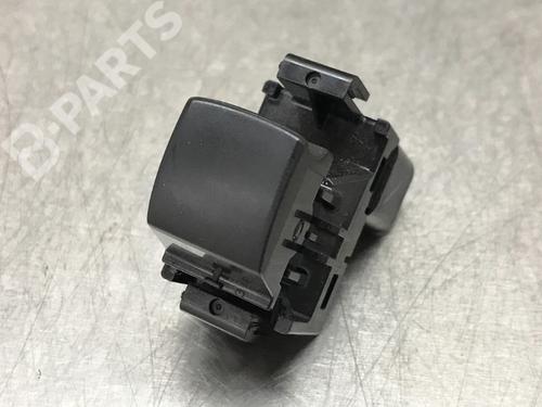 Used Switch Switch MITSUBISHI MIRAGE / SPACE STAR VI Hatchback (A0_A) 1.0 (A05A) (71 hp) 10858268 10858268