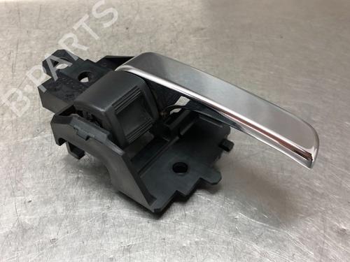 Used Front right exterior door handle MITSUBISHI OUTLANDER III (GG_W, GF_W, ZJ, ZL, ZK) Plug-in Hybrid (GG2W) (200 hp) 15820214