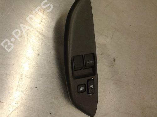 Spak kontakt TOYOTA YARIS (_P1_) 1.0 (SCP10_, SCP10R) (68 hp) 10827503