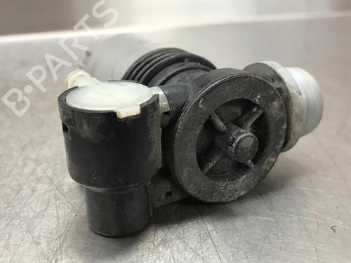 Used Washer pump TOYOTA AURIS (_E18_) 1.4 D-4D (NDE180_, NDE180R) (90 hp) 13181453