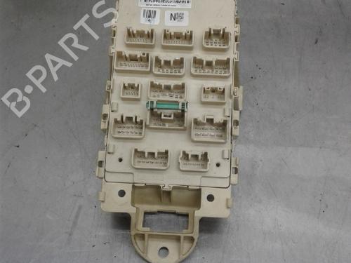 Boîte à Fusibles TOYOTA YARIS (_P1_) 1.4 D-4D (NLP10_, NLP10R) | BP10827700E1 