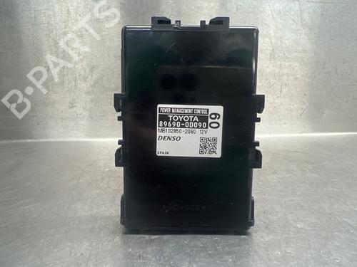 Used Control unit Control unit TOYOTA YARIS (_P13_) 1.0 (KSP130_, KSP130) (69 hp) 17641957 17641957