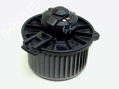 Used Heater blower motor TOYOTA YARIS (_P1_) 1.3 (SCP12_, SCP13_, SCP12R, SCP13R) (87 hp) 10820535