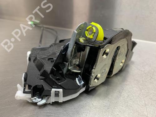 Used Front left lock TOYOTA YARIS (_P13_) 1.5 (NSP131_) (112 hp) 13176255