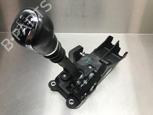 Used Gear lever NISSAN QASHQAI II SUV (J11, J11_) 1.2 DIG-T (115 hp) 10849169