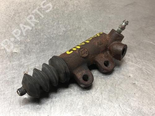 Used Clutch slave cylinder TOYOTA AVENSIS Estate (_T27_) 2.0 D-4D (ADT270_, ADT270R) (126 hp) 13116066