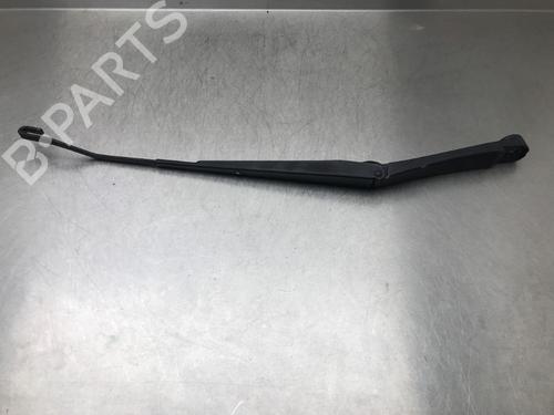 Used Front windshield wiper arm NISSAN MICRA IV (K13K, K13KK) 1.2 (80 hp) 13185744