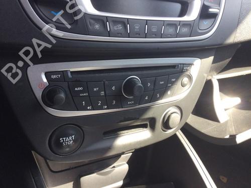 Used Radio Radio RENAULT MEGANE III Hatchback (BZ0/1_, B3_) 1.6 16V (BZ1B, BZ1H) (110 hp) 35988327 35988327