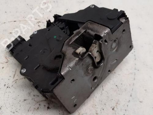 Venstre fortil lås OPEL CORSA D (S07) 1.2 (L08, L68) (80 hp) 13155596