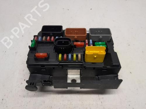 Used Fuse box Fuse box CITROËN C3 II (SC_) 1.2 VTi 82 (82 hp) 33448709 33448709