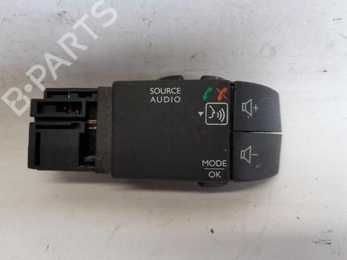 Used Steering wheel controls DACIA LOGAN MCV II 1.5 dCi (90 hp) 29817166