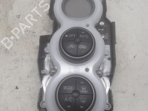 Used Climate control TOYOTA YARIS (_P9_) 1.3 VVT-i (SCP90_, SCP90R) (87 hp) 11246883