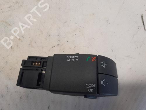 Used Steering wheel controls RENAULT CAPTUR I (J5_, H5_) 0.9 TCe 90 (90 hp) 31719523