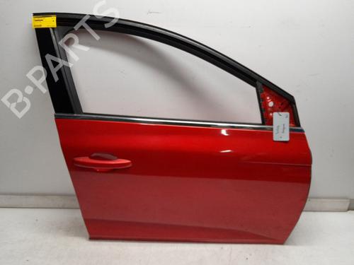 right-front-door-renault-megane-iv-hatchback-b9amn_-2015-40023947 main image