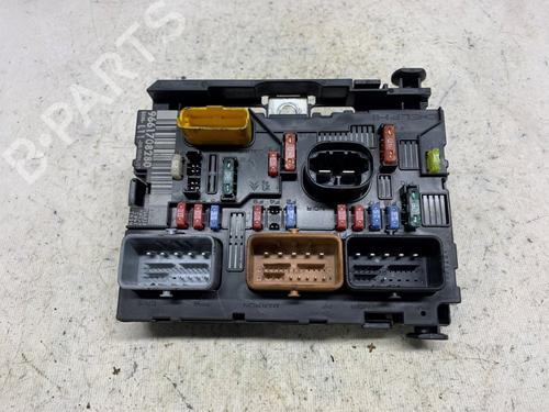 Used Fuse box Fuse box 39413931 39413931