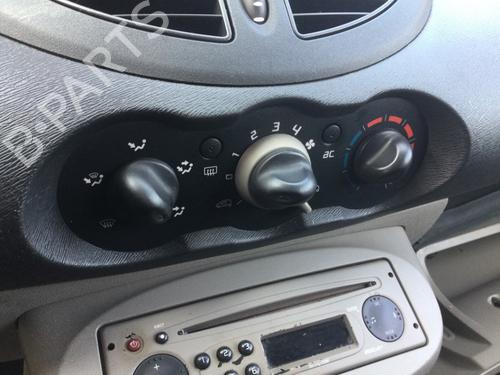 Used Climate control Climate control RENAULT TWINGO II (CN0_) 1.2 (CN0D) (58 hp) 35988421 35988421