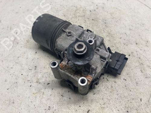 Used Front wiper motor RENAULT TWINGO II (CN0_) 1.2 (CN0D) (58 hp) 18846277