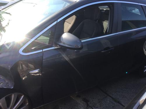 Used Left front door Left front door OPEL ASTRA J Sports Tourer (P10) 1.4 Turbo (35) (140 hp) 40023890 40023890