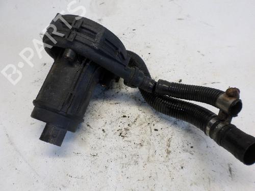 Used Secondary air pump Secondary air pump 13151530 13151530